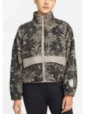 NIKE ✔️ Black Turtleneck & Sherpa Jacket (S)